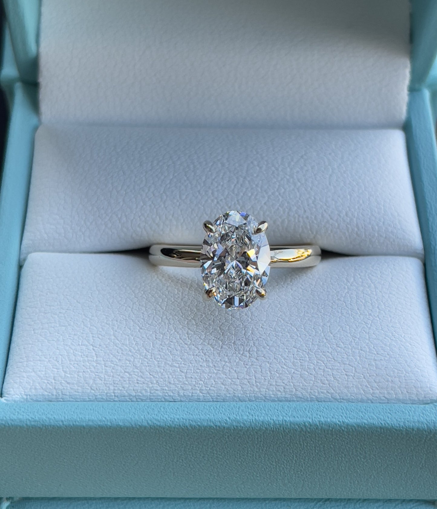 Anillo de compromiso solitario en oro 14k