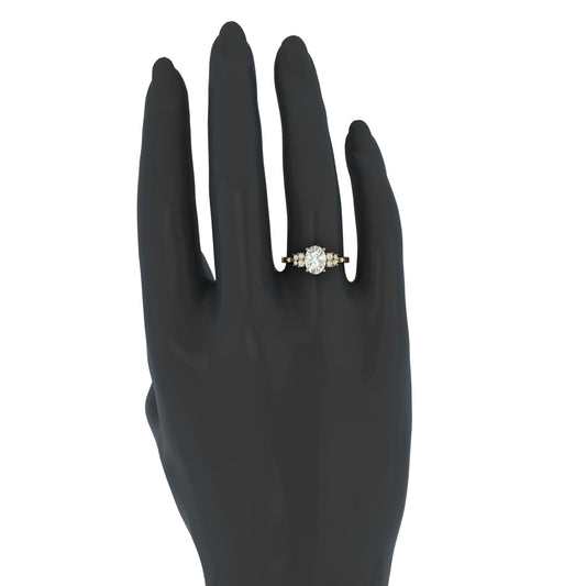 Anillo Piedra Oval con Cuatro Puntas