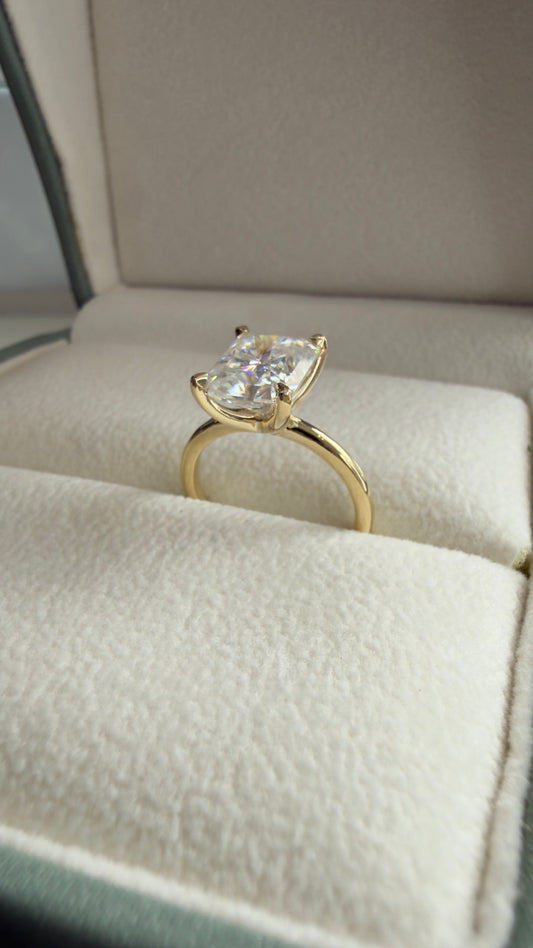 Anillo de Compromiso Solitario Corte Radiante — Aro Fino