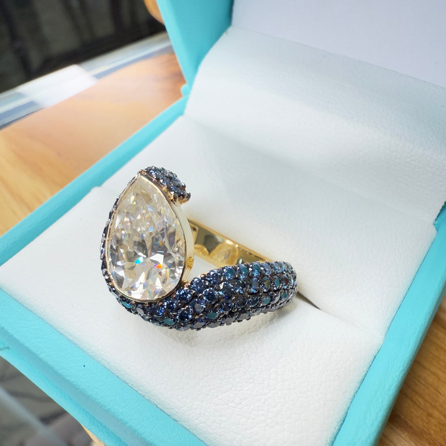 Anillo con Moissanitas