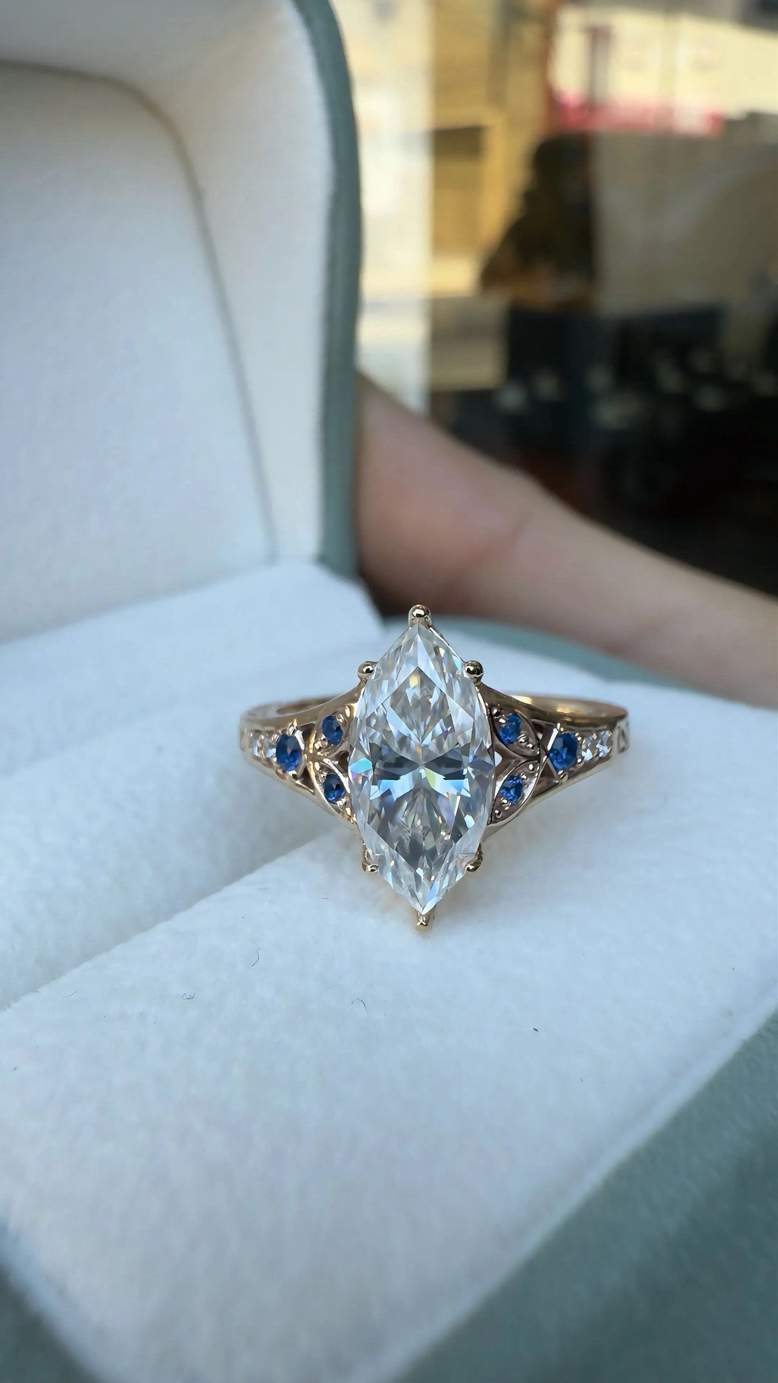 Anillo de Compromiso Corte Marquise en Oro 10k — Mod. 5