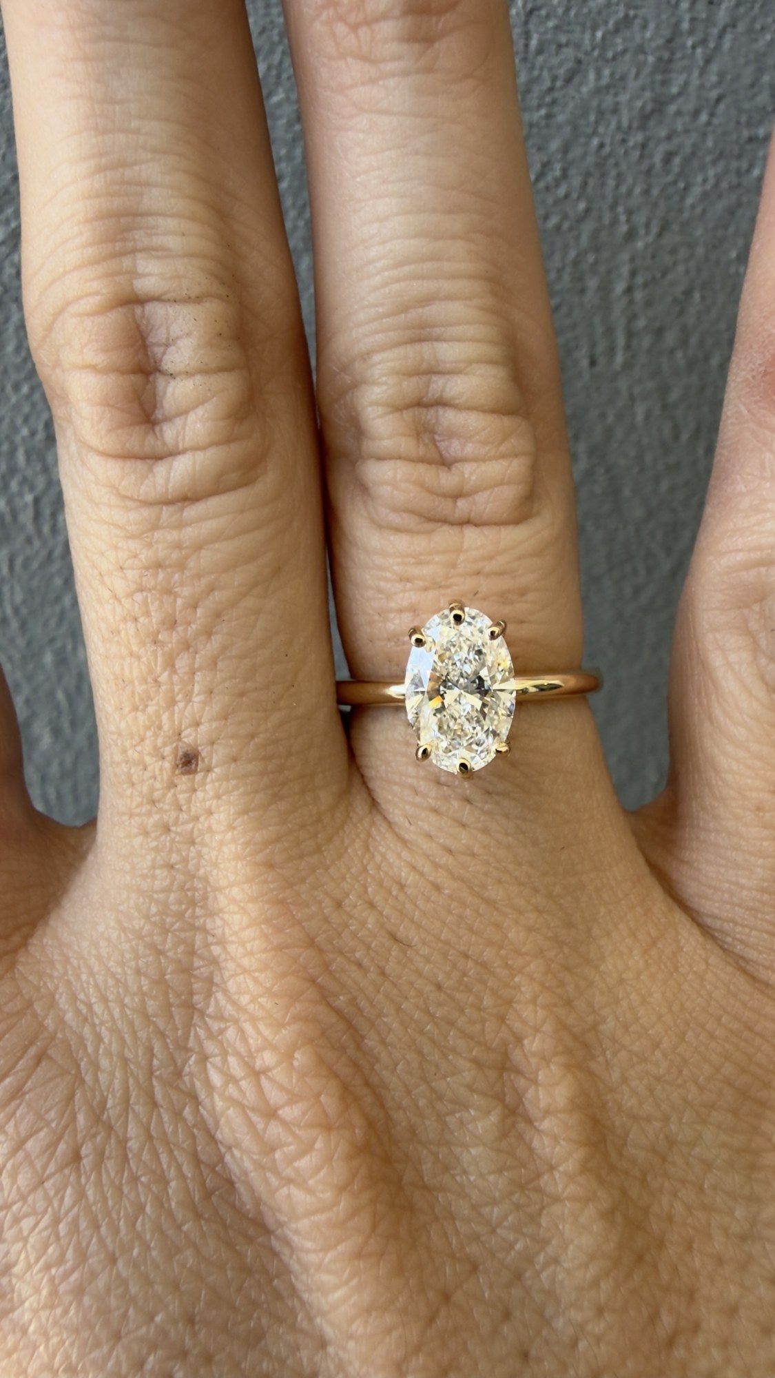Anillo de Compromiso Corte Oval en Oro 10k — Mod. 10