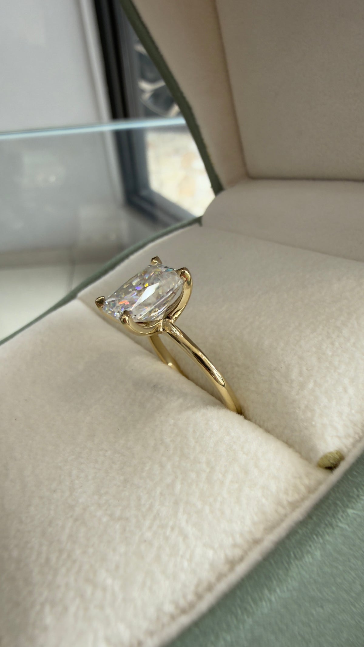 Anillo de Compromiso Solitario Corte Radiante — Aro Fino