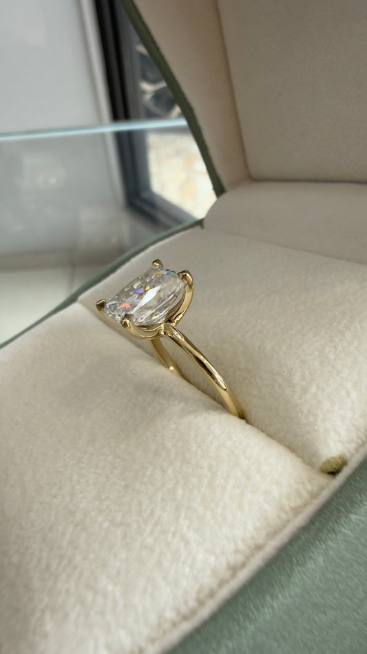 Anillo de Compromiso Solitario Corte Radiante — Aro Fino