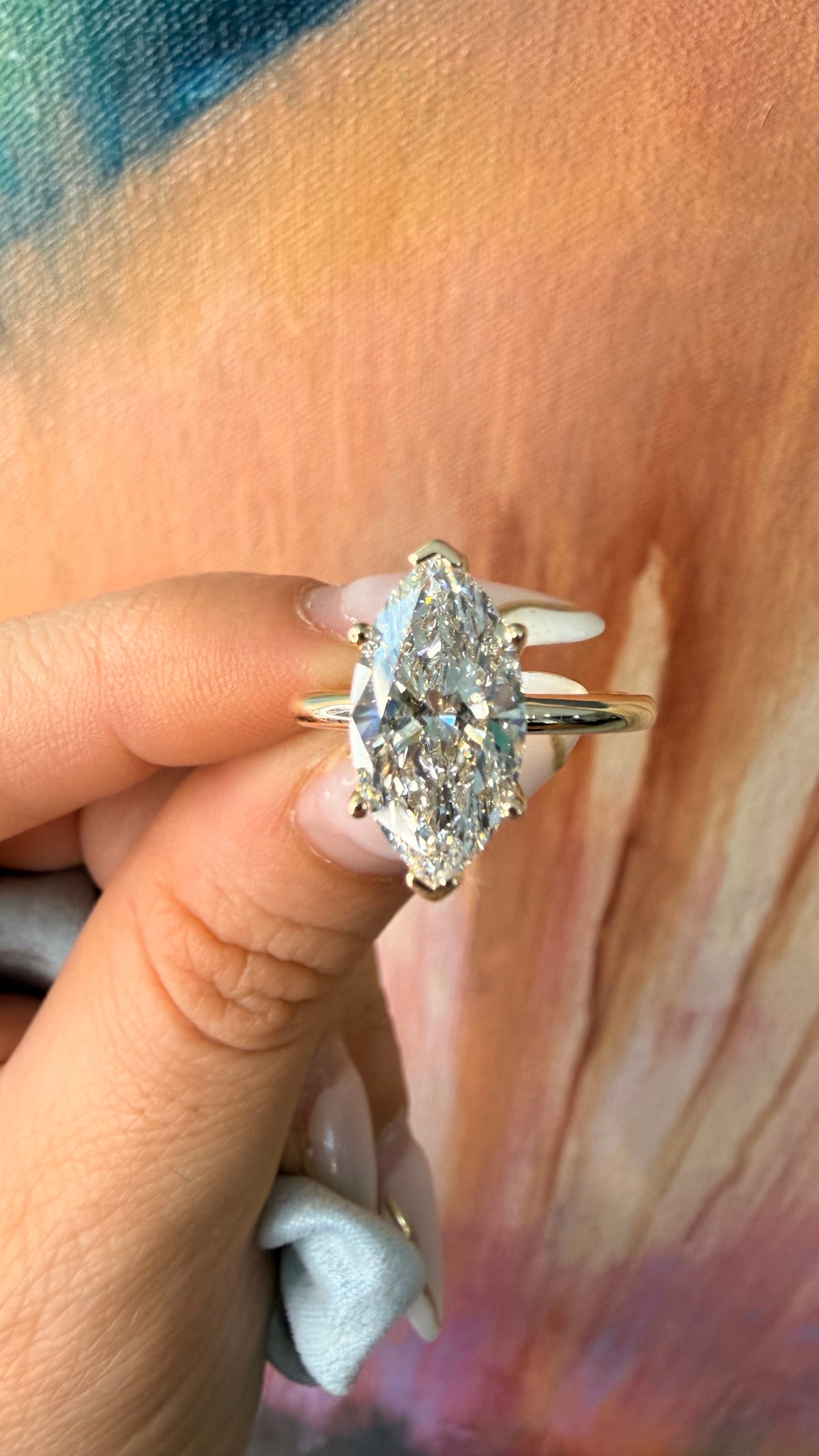 Anillo de Compromiso Solitario Corte Marquesa — Aro Fino