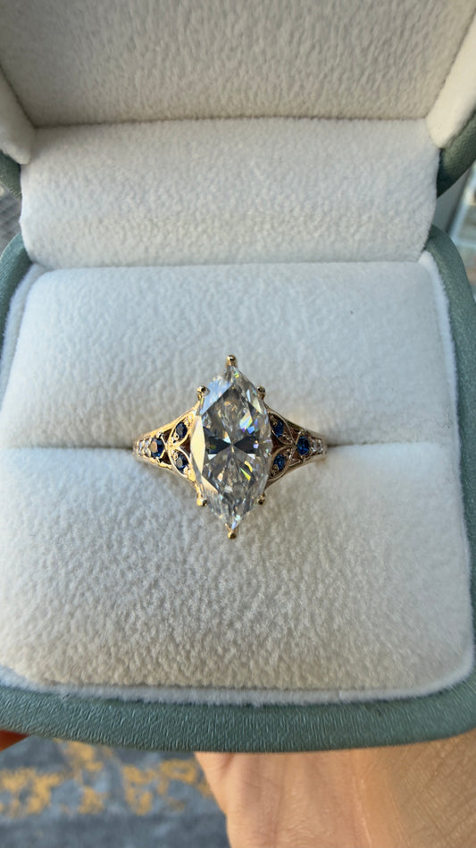 Anillo de Compromiso Corte Marquise — Mod. 5