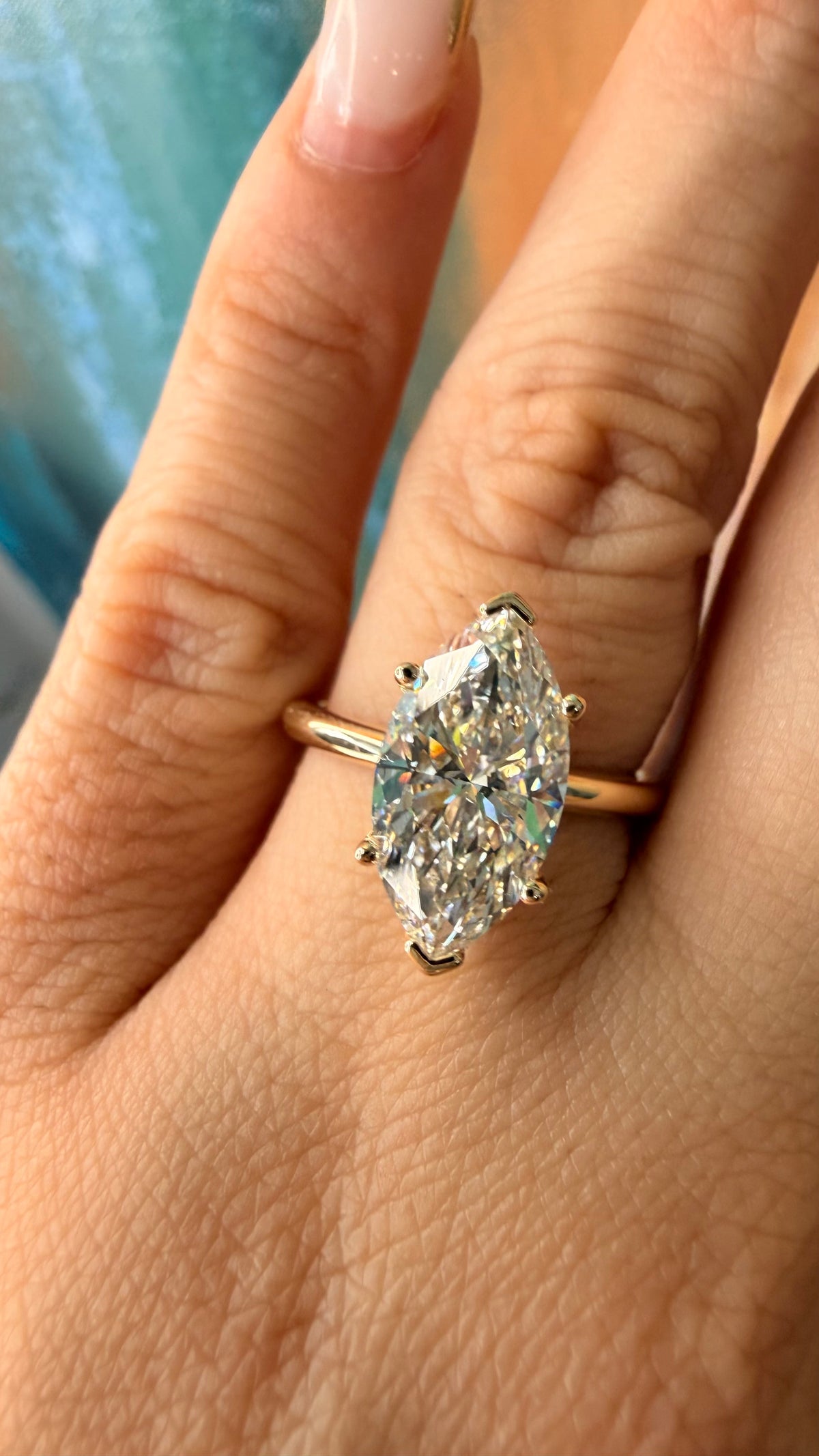 Anillo de Compromiso Solitario Corte Marquesa — Aro Fino