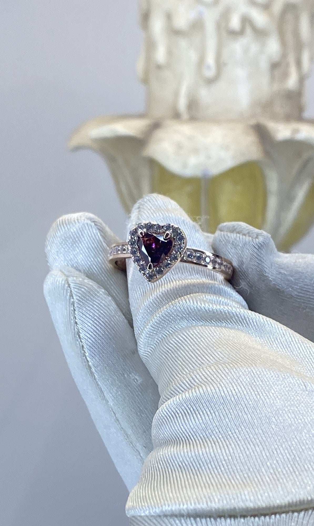 Anillo de Compromiso Corte Corazón en Oro 10k — Mod. 1