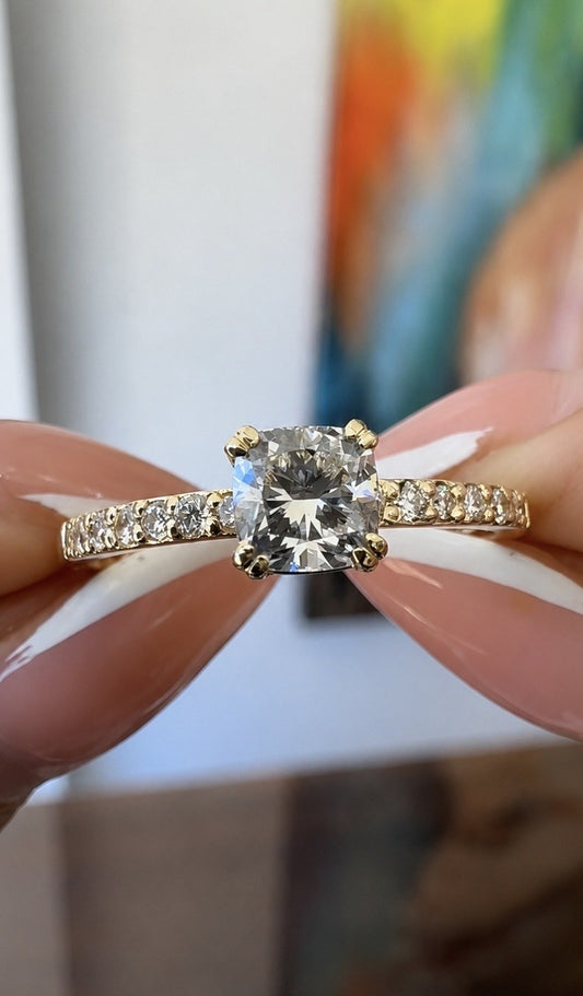 Anillo de Compromiso Corte Cushion en Oro 10k — Mod. 1