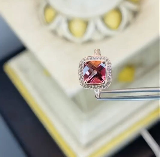 Anillo de Compromiso Corte Cushion en Oro 10k — Mod. 3