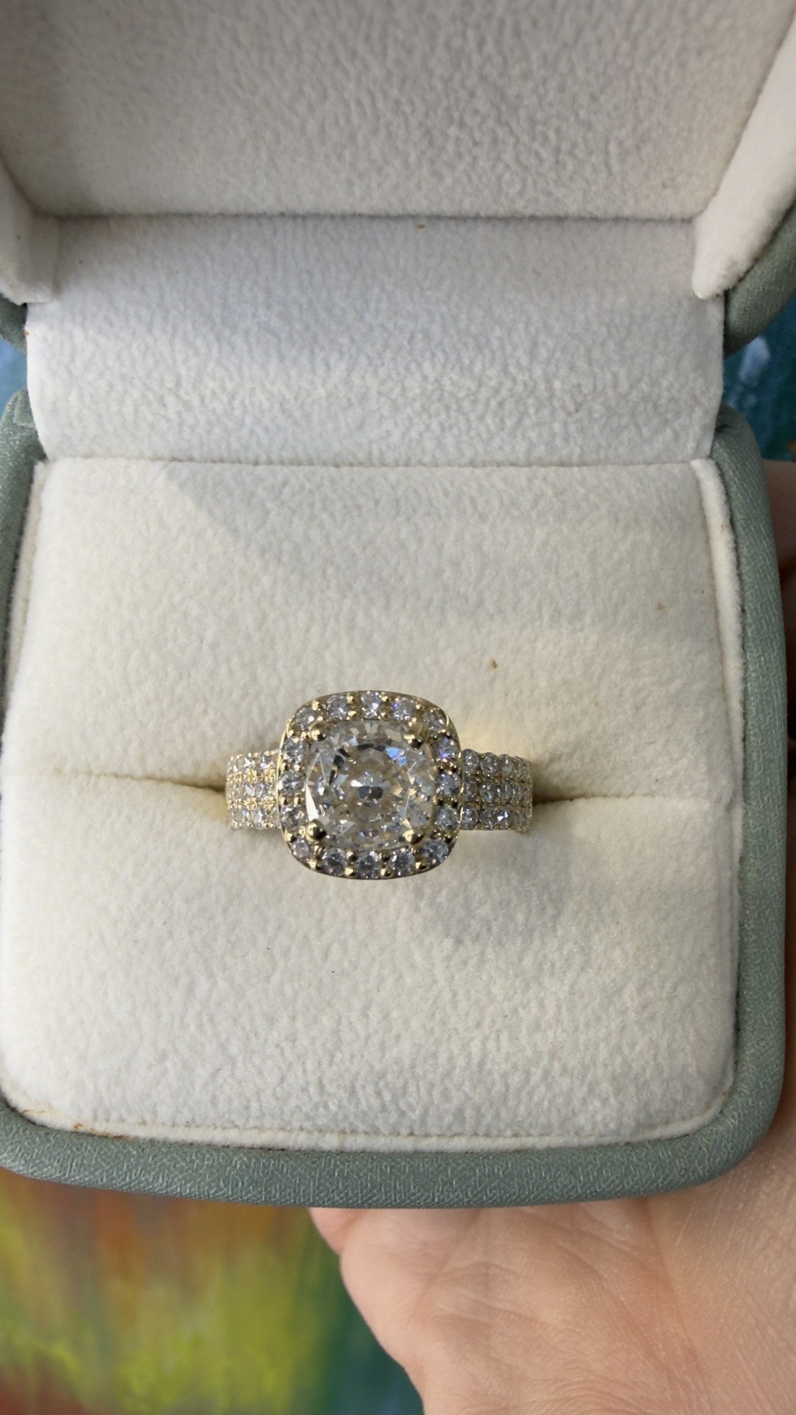 Anillo de Compromiso Corte Cushion en Oro 10k — Mod. 5