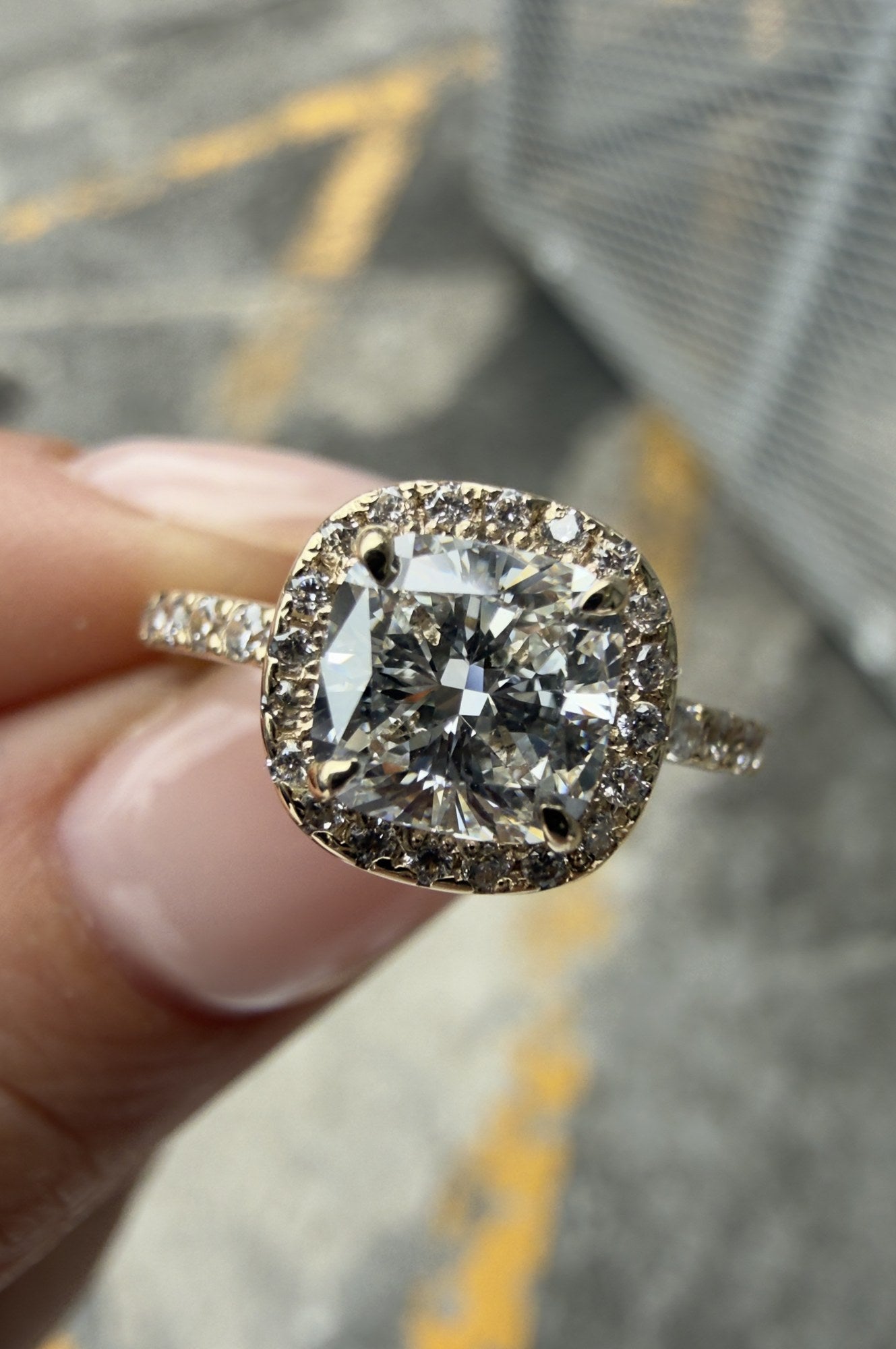 Anillo de Compromiso Corte Cushion en Oro 10k — Mod. 6