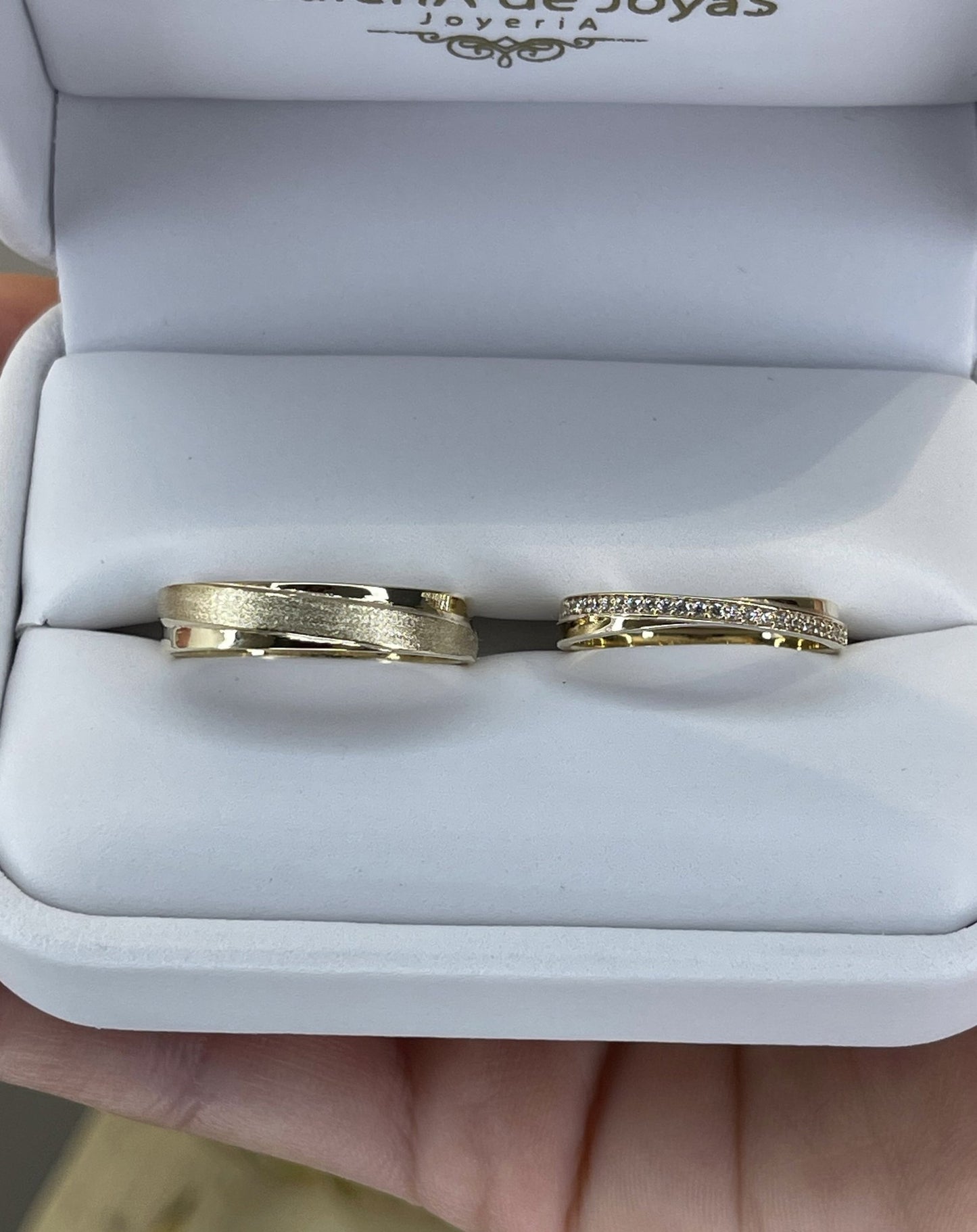 Dúo de Matrimonio en Oro 10k — Mod. 3