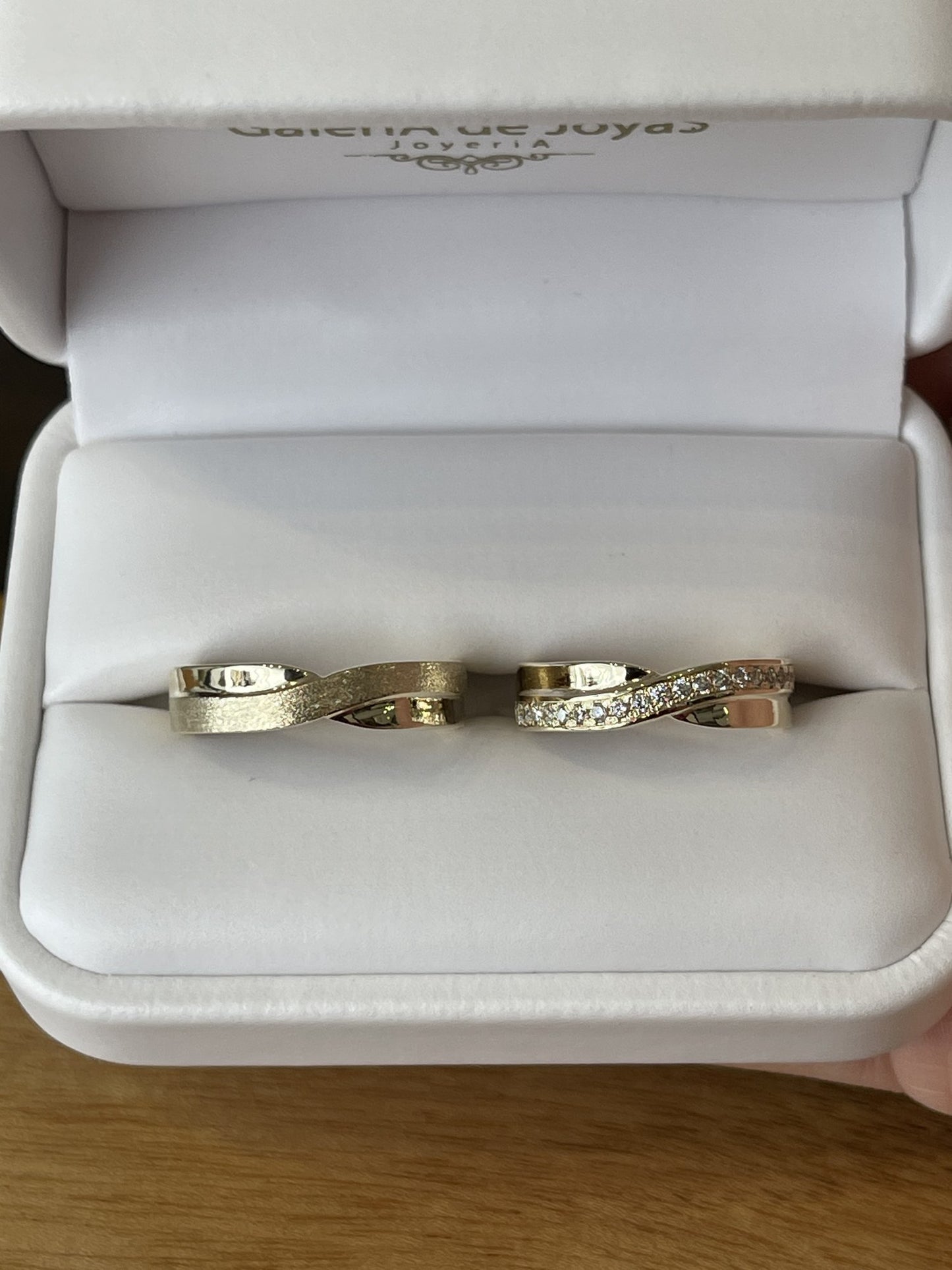 Dúo de Matrimonio en Oro 10k — Mod. 56