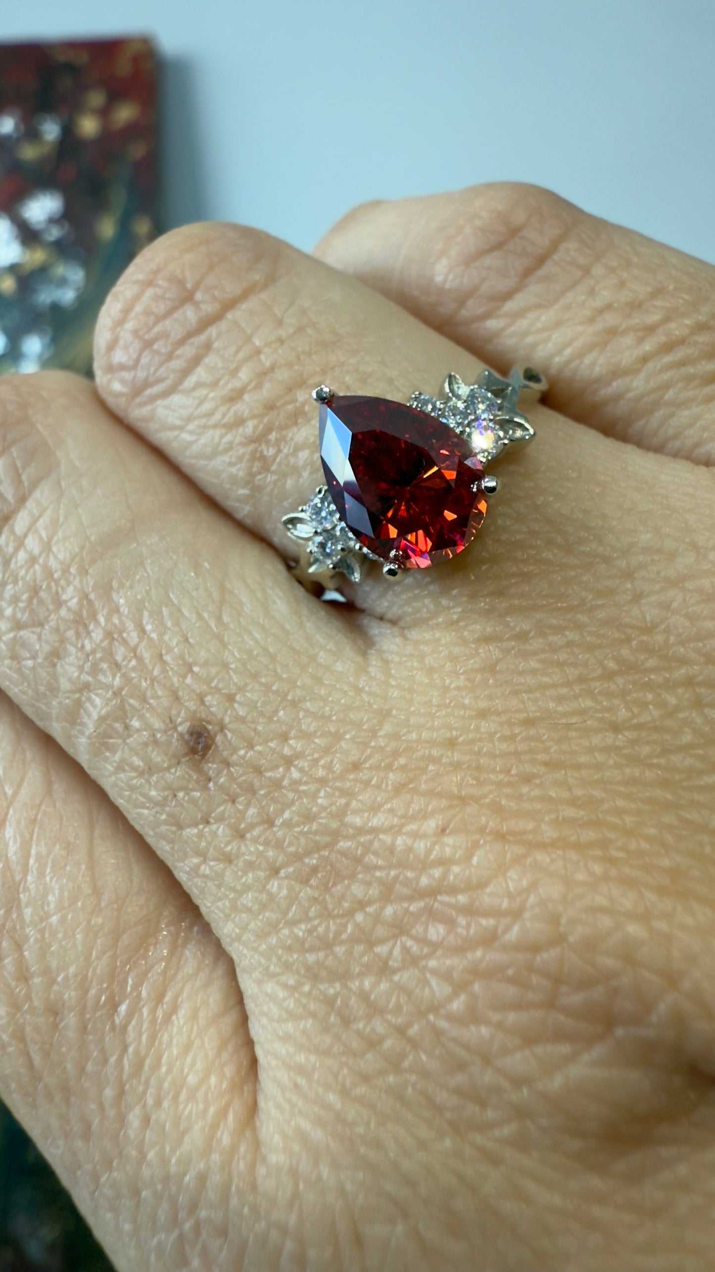 Anillo de Compromiso Corte Pera en Oro 10k, 14k y 18k