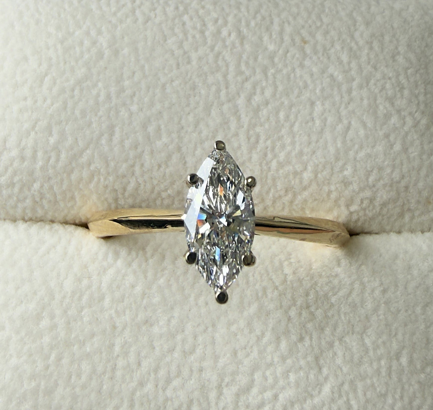 Anillo de Compromiso Corte Marquise en Oro 18k — Mod. 7