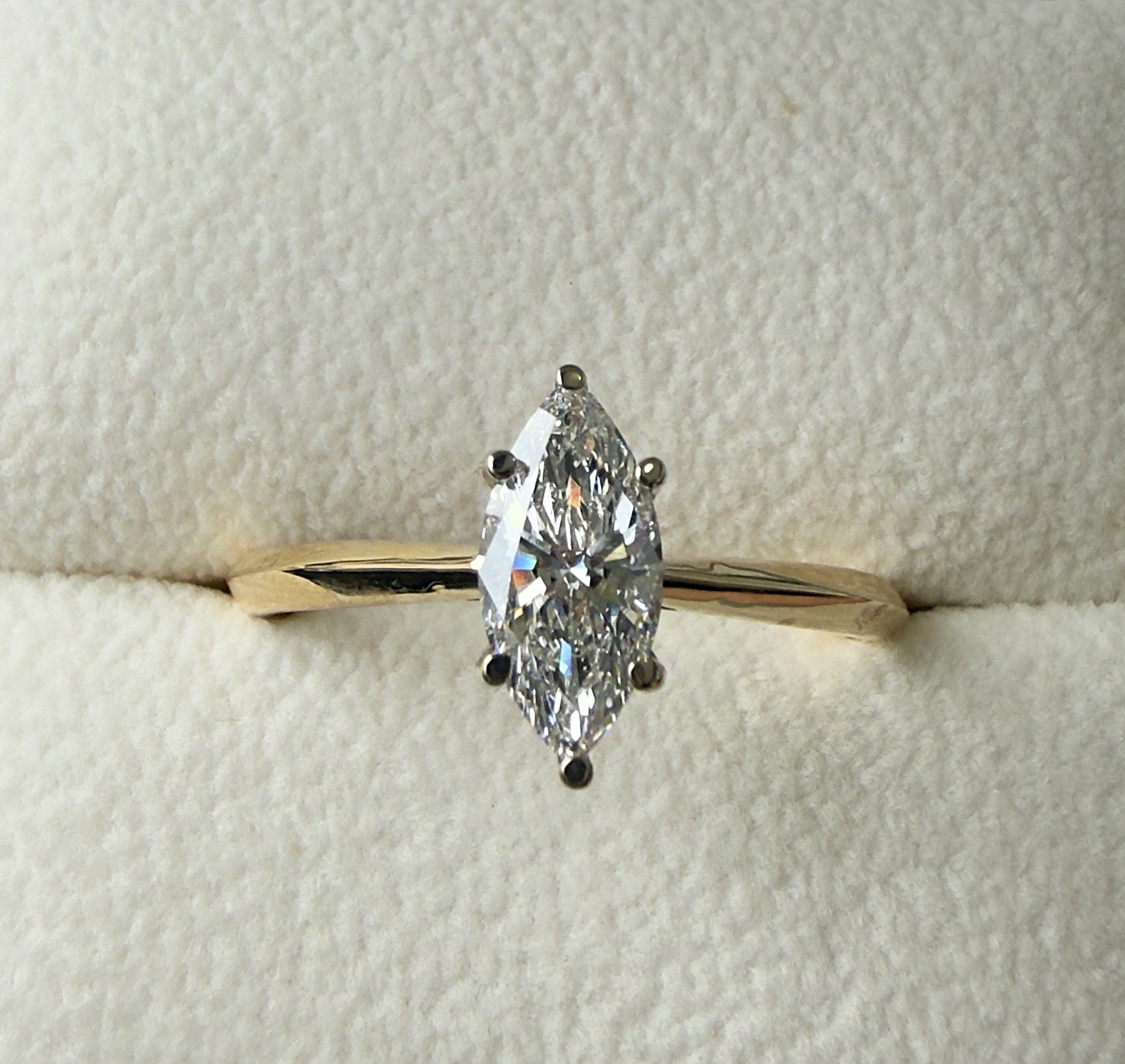 Anillo de Compromiso Corte Marquise en Oro 18k — Mod. 7