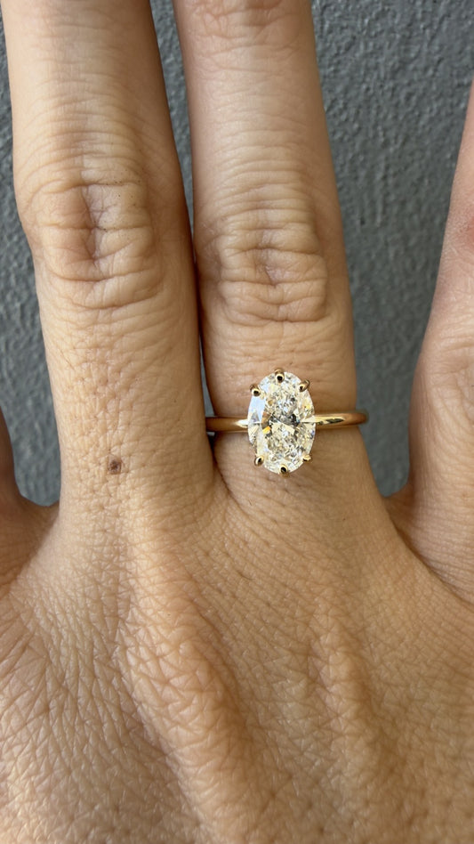 Anillo de Compromiso Corte Oval en Oro 10k — Mod. 10