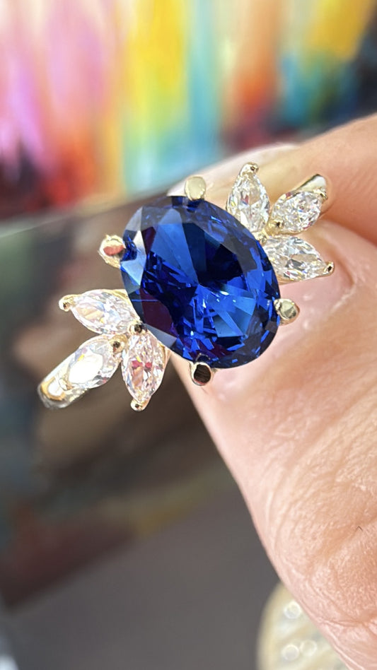 Anillo de Compromiso Corte Oval en Oro 10k — Mod. 12