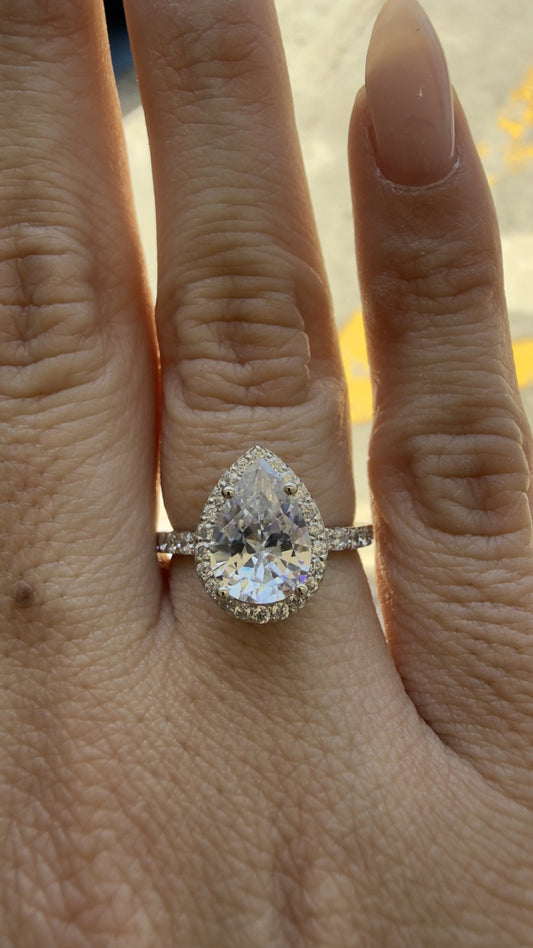 Anillo de Compromiso Corte Pera en Oro 14k — Mod. 7