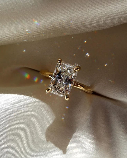 Anillo de Compromiso Corte Radiante en Oro 10k — Mod. 1