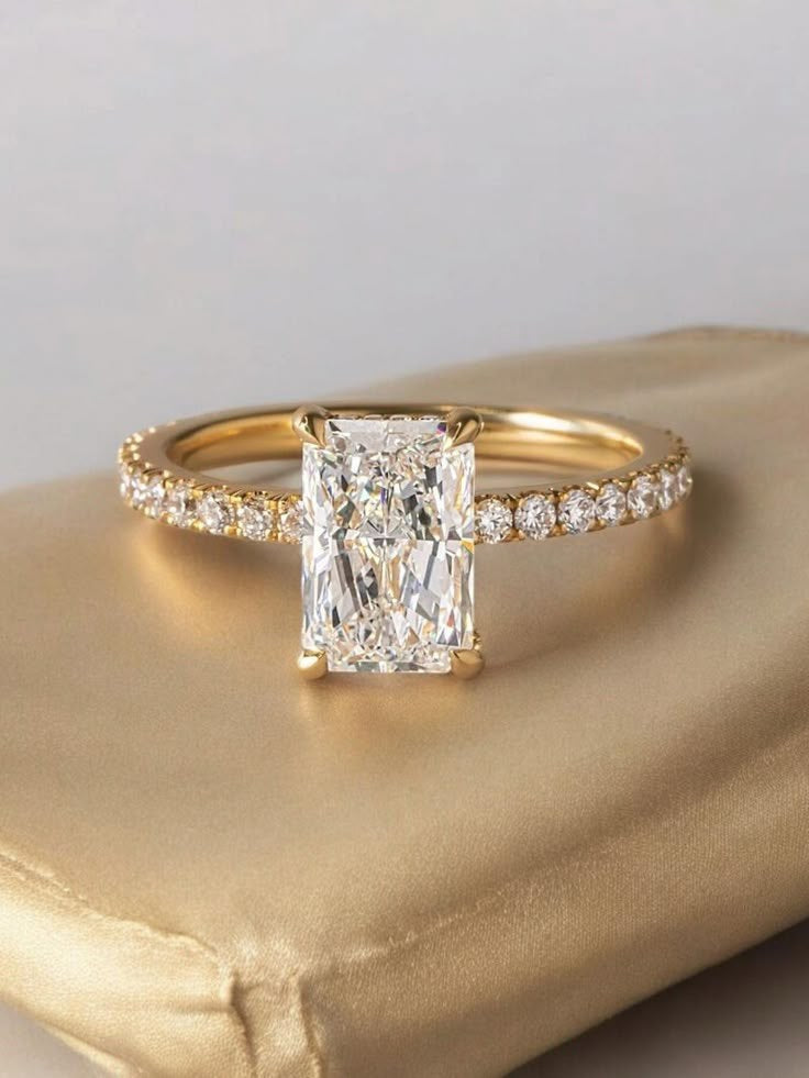 Anillo de Compromiso Corte Radiante en Oro 14k — Mod. 2