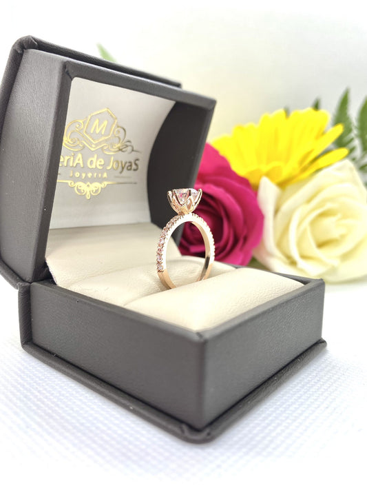 Anillo de Compromiso Corte Redondo en Oro 10k — Mod. 21
