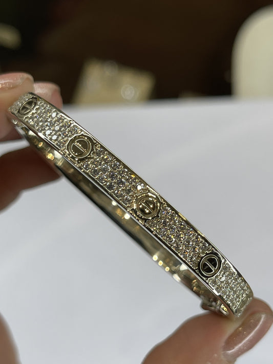 Esclava rígida con pavé completo de zirconias en oro